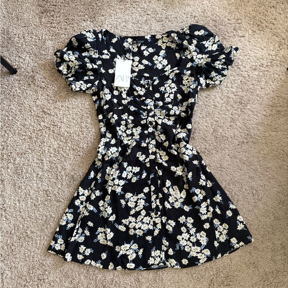 NWT Zara Daisy Dress - Picture 1 of 4